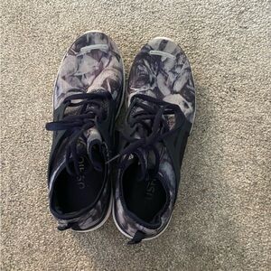 Flower sneakers